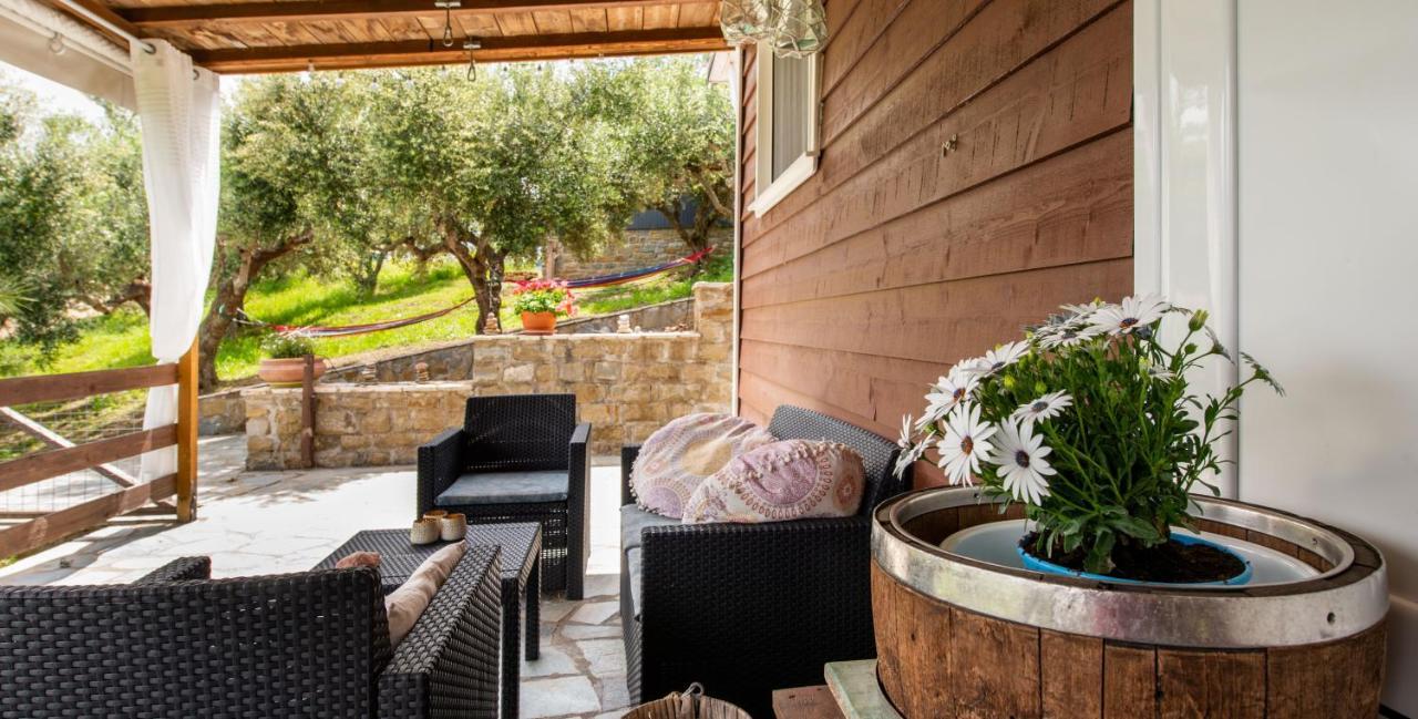 Hakuna Matata Holidays Wooden Lodge With Airco & Pool In Greek Olive Grove Methoni  Exterior foto